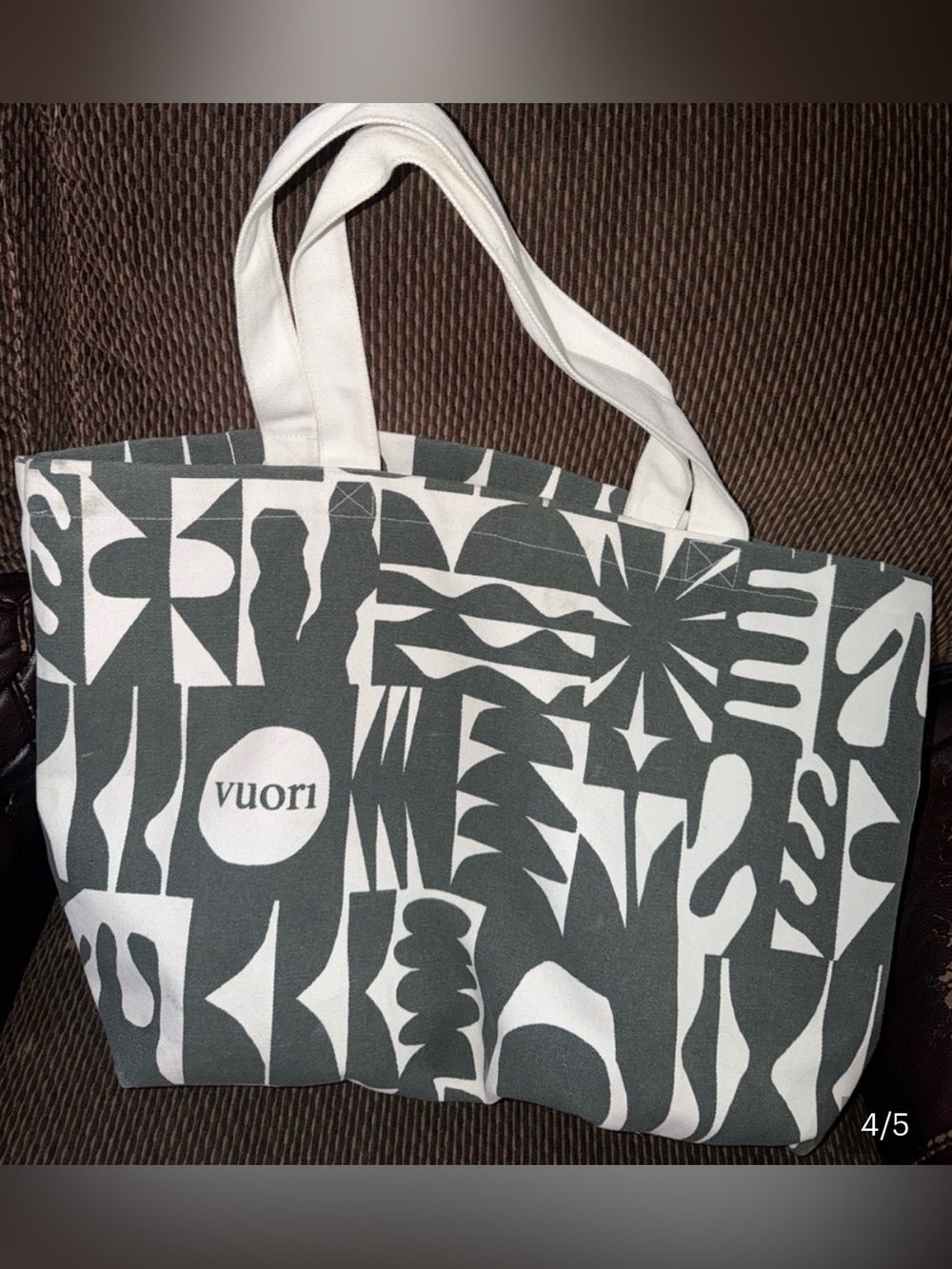 VUORI Limited Edition Holiday
2025 Green Canvas Tote NWT